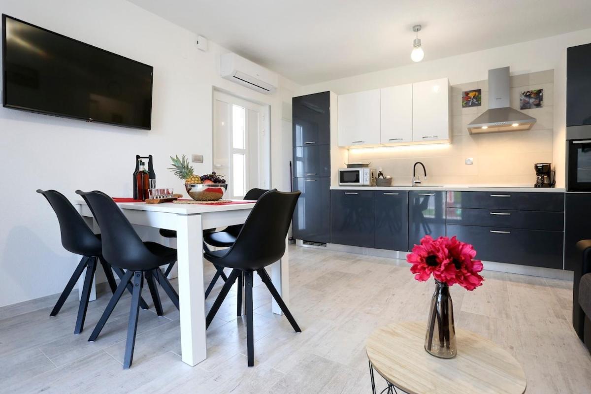 Villa Fides With Private Pool, Garden And Sea View Kastel Novi Luaran gambar